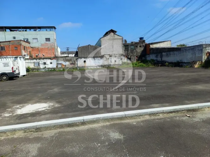 Terreno industrial/Comercial com 2200m2 em excelente localização no Socorro