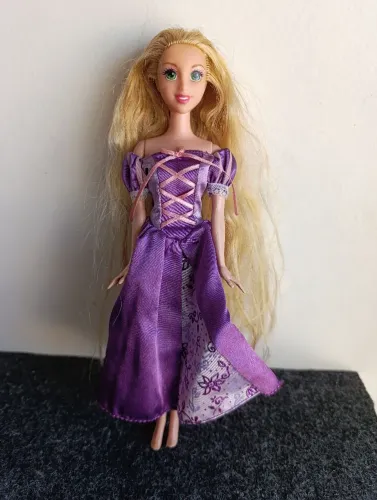 Boneca Rapunzel Enrolados (2009)