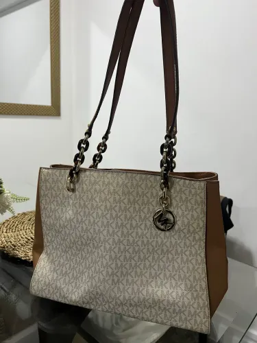 Linda bolsa Michael Kors