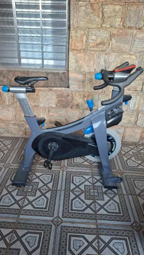 Bike indoor ergometrica profissional com sensor de potência, silenciosa com Bluetooth 