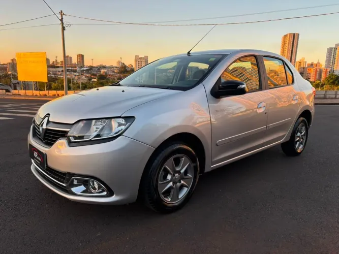 Renault Logan Dynamique Flex 1.6 16V 4P 2015