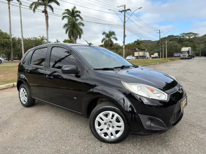 Ford Fiesta SE 1.6 8V Flex 5P 2014