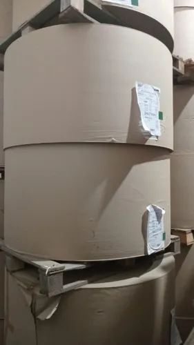 Vende se 2 bobinas de papel 469kg gramatura 150