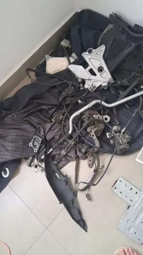 Vendo peças variadas de moto cb twister 300