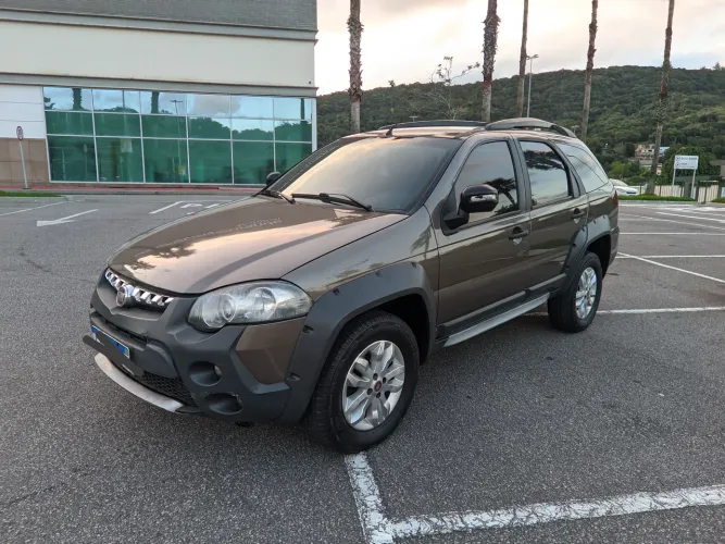 Fiat Palio Weekend Adventure Locker 1.8 Flex 2013