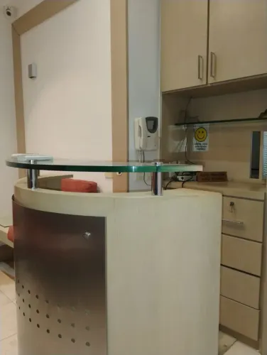 Galeria 330 / Cidade de Ipanema , aluguel de sala comercial com 40m² dividida em  3 salas