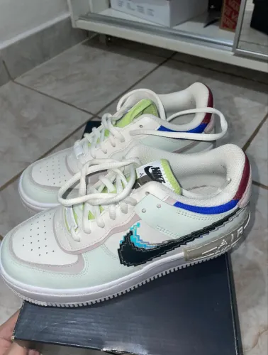 tênis feminino Nike Air Force 1 Shadow SE Barely Green Pixel Swoosh