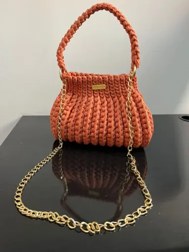 Bolsa Artesanal em Fio de Malha