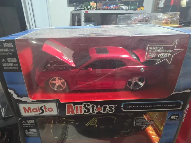 Miniatura 1:24 maisto All star dodge chalenger 