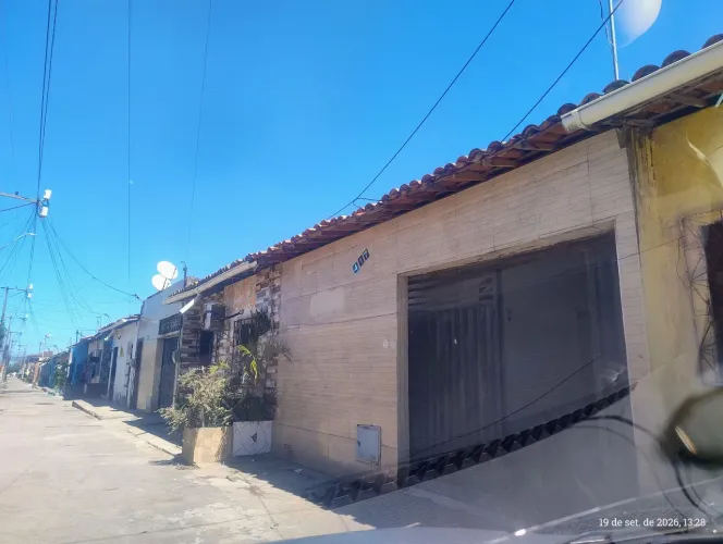 Vendo casa no Jangurussu,rua tranquila