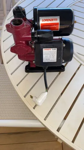 Pressurizador PL 400P marca Lorenzetti