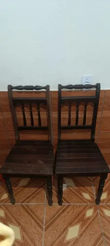 Cadeira de madeira 