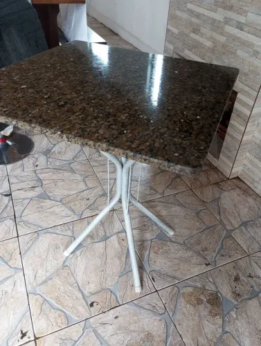 Mesa compacta quadrada!!