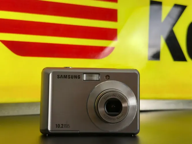 Câmera Digital Samsung SL30 - 10.2MP e 3x de zoom (câmera estilo cybershot)
