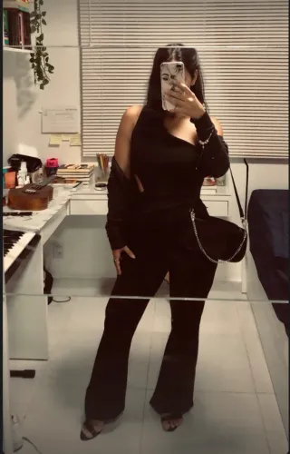Macacão unilateral calça flare preto 