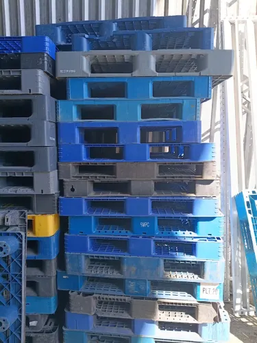 Paletes de plástico/variados