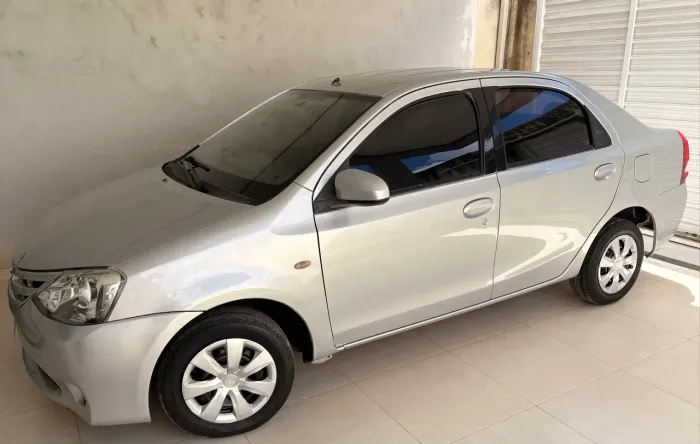 Toyota Etios XS Sedan 1.5 Flex 16V 4P Mec. 2014
