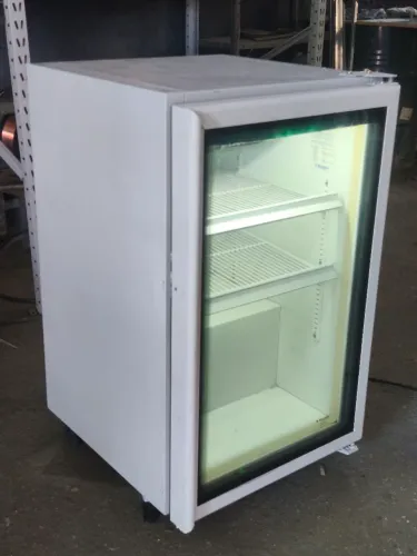 Mini geladeira expositora Reubly porta de vidro