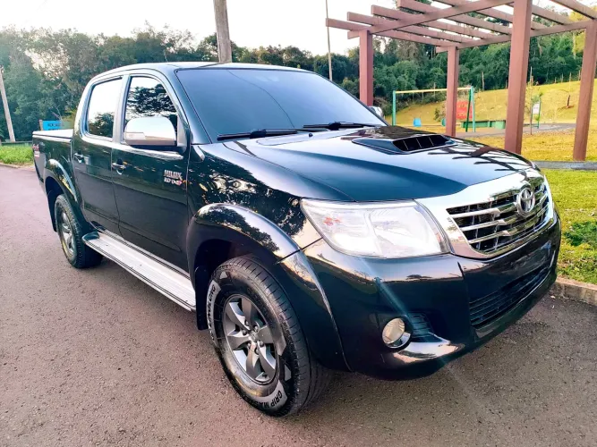 Toyota Hilux CD SRV D4-d 4X4 3.0 TDI Diesel AUT 2013