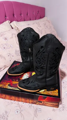 Bota Texana Country Em Couro Cano Alto Bordado