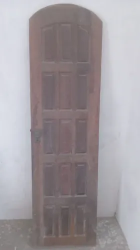 Porta massaranduba antiga ano 1997 2.10x0,60 acompanha caixas, dobradiças e fechadura.