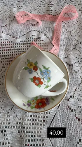 Xícara de chá anos 60 porcelana Rio Branco - pires adaptado