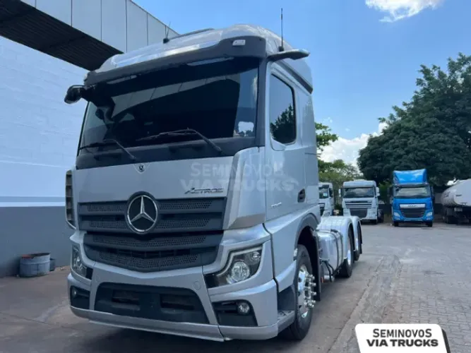 Caminhão Mercedes-Benz Actros 2548 6x2 2022/2022 Cavalo revisado operação baú