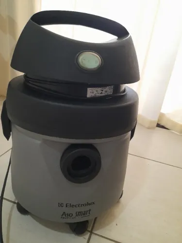 Aspirador de pó e água 1200 w (Novo)