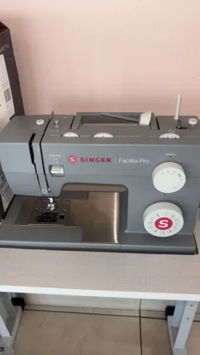 Máquina de costura Singer pro