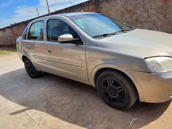 Chevrolet Corsa Sedan 1.8 MPFI Flexpower 8V 4P 2004