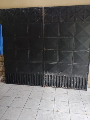 Portão de chapa 