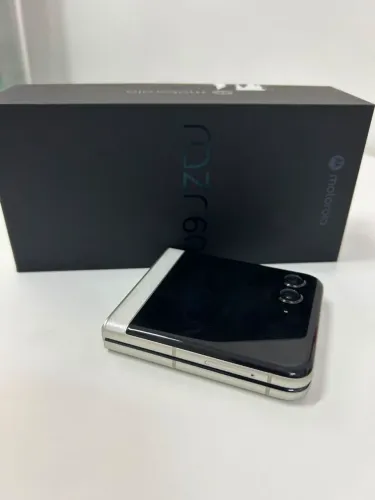 Motorola Razr 60
