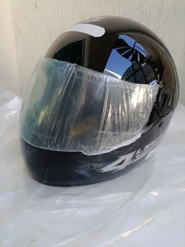 Capacete