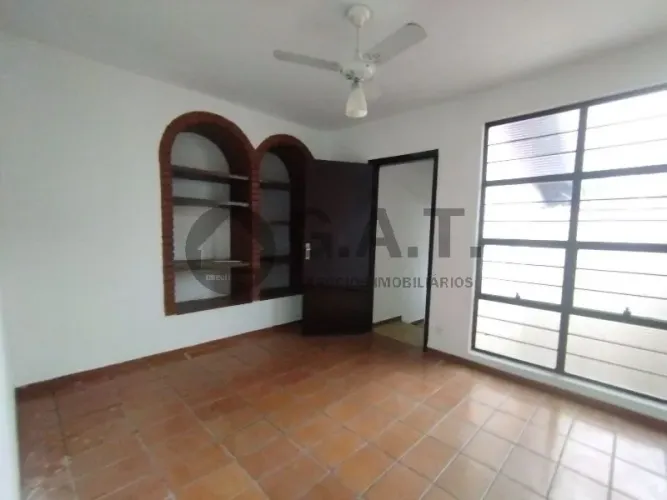 Casa para locação em Sorocaba-SP, Jardim Simus: 2 quartos, 1 sala, 1 banheiro, 1 vaga e 60