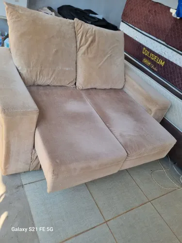 Sofá Retrátil 2 lugares em perfeito estado de uso Entrego