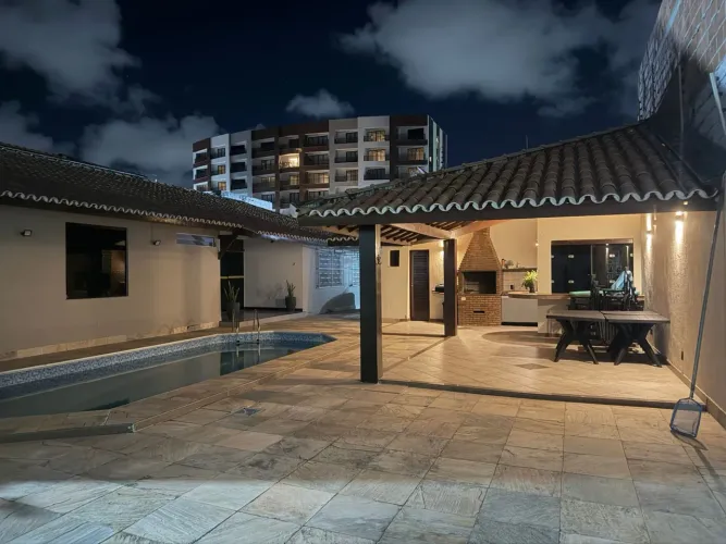 Casa próximo a orla e shopping 