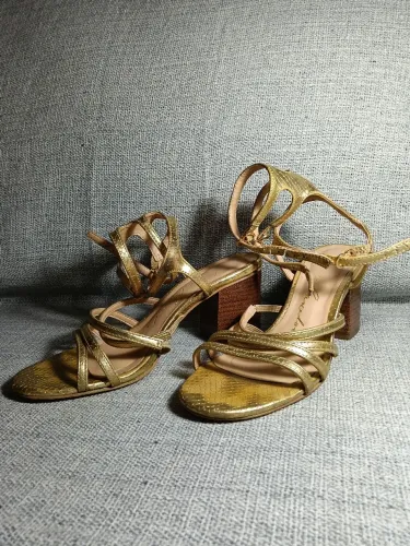 Luiza Barcelos Sandália Dourada Original - Tamanho 34 (BRA)