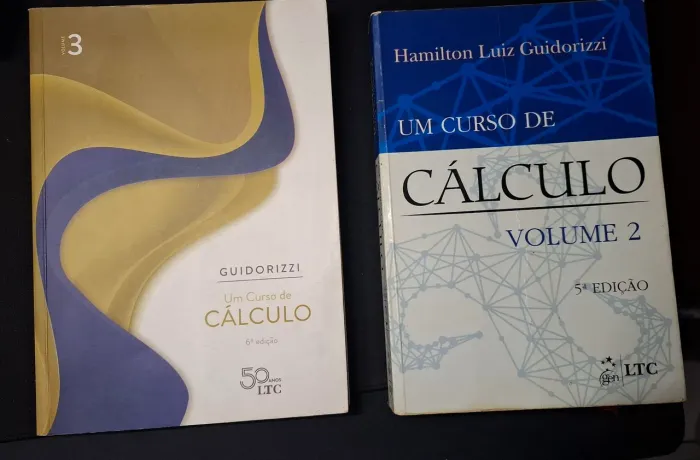 Cálculo guidorizzi vol 2 e 3 <br>R$100<br><br>E guidorizzi vol 3 - 6ª edição - R$ 120