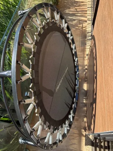 Mini trampolim jump