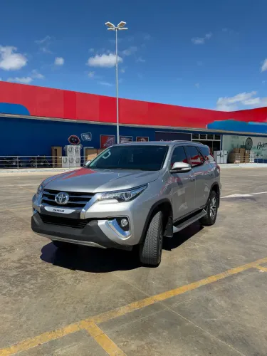 Toyota Hilux SW4 SRX 4X4 2.8 TDI 16V Dies. Aut. 2016