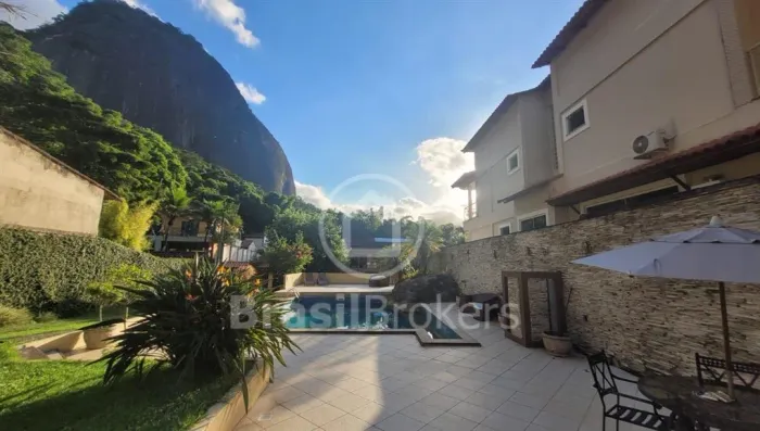 Casa de Condomínio à venda com 600,00m² e 4 quartos em Jacarepaguá, Rio de Janeiro - rj
