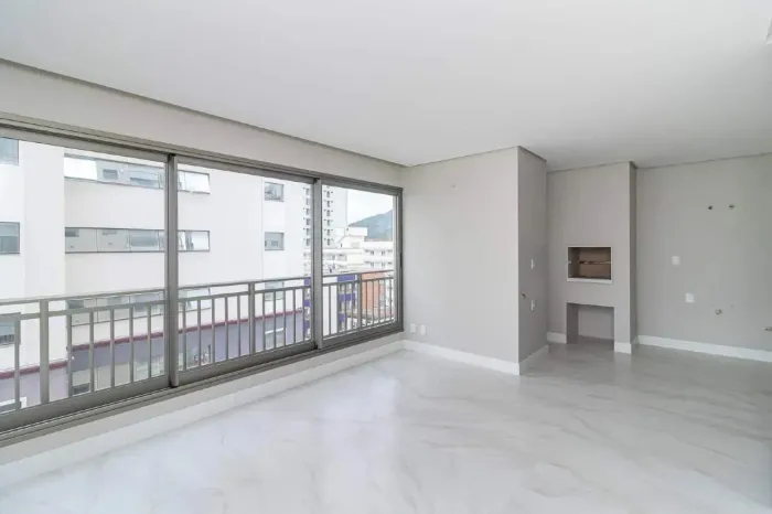 Apartamento no Ed. Charmant em Balneário Camboriú