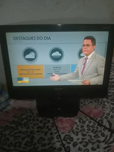 Tv lcd semp Toshiba 19 polegada 