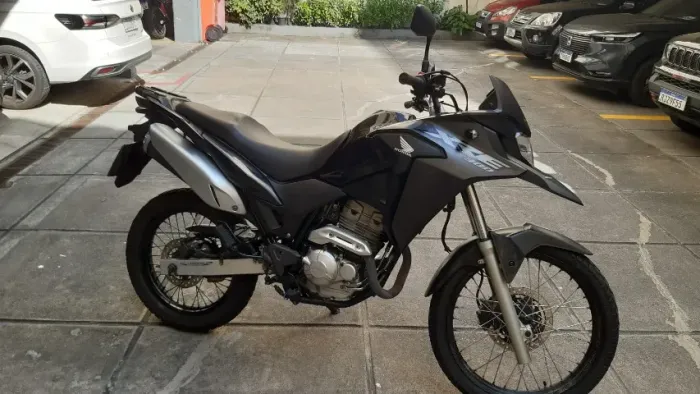 HONDA XRE 300 2021/2021 - Único dono.