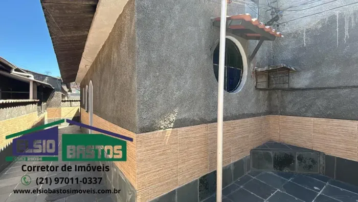 Casa de fundos Reformada 1 quarto Estrada da Posse 378 Bairro Santíssimo RJ