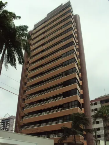 Apartamento de alto padrão para locação no coração do Meireles, localizado na valorizada R