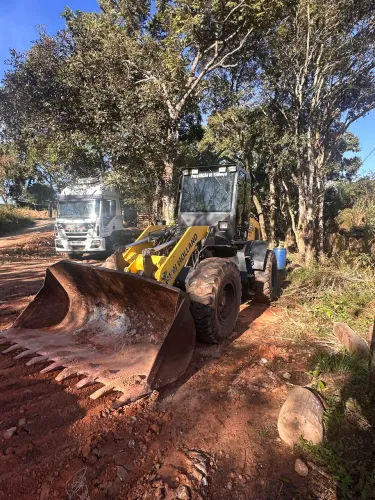 Pá carregadeira new holland