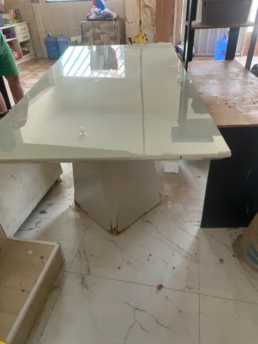 Mesa com 6 cadeiras 