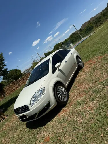 Fiat Linea Absolute 1.9/1.8 Flex Dualogic 4P 2016