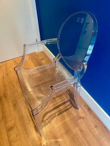 Cadeira Kartell Louis Ghost